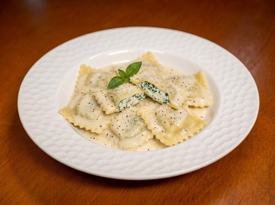 Ravioli de Ricota com Espinafre
